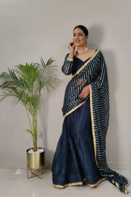 wear saree as lehenga-HR01b