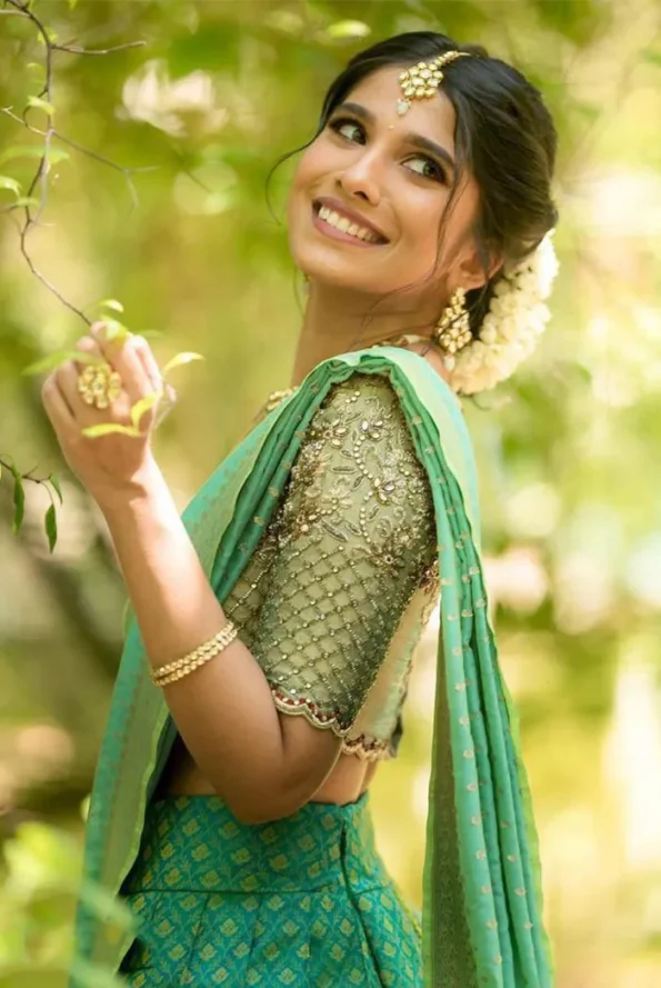 sabyasachi lehenga green-VT1033aa